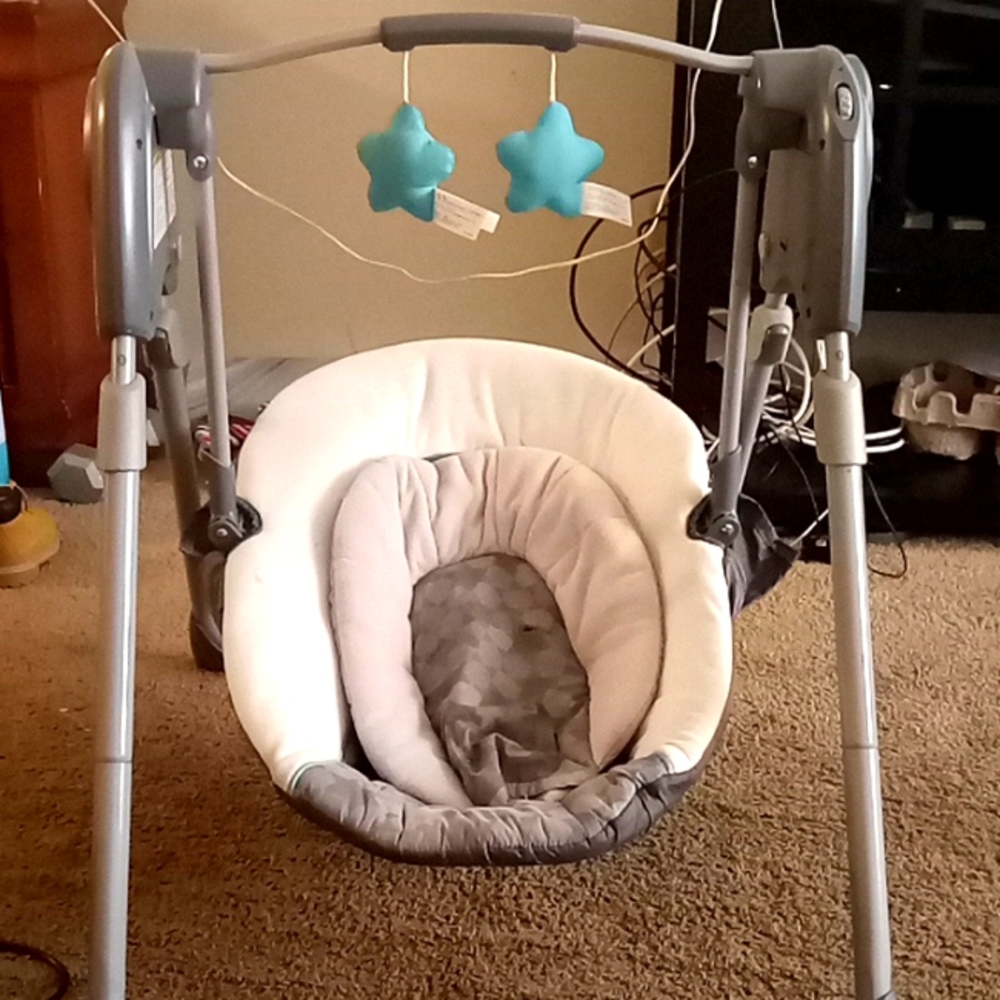 Baby swing ( Graco)